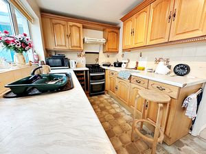 Kitchen- click for photo gallery
